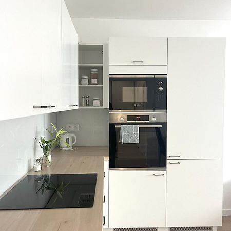 Elegant Escape Apartment III - Free Parking, Easy Access To City Center Bratislava Exterior foto
