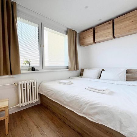 Elegant Escape Apartment III - Free Parking, Easy Access To City Center Bratislava Exterior foto