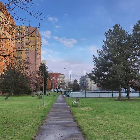 Elegant Escape Apartment III - Free Parking, Easy Access To City Center Bratislava Exterior foto