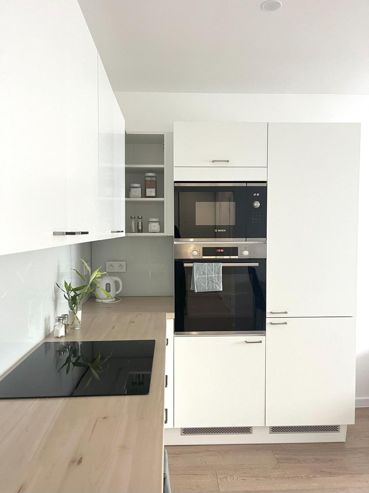 Elegant Escape Apartment III - Free Parking, Easy Access To City Center Bratislava Exterior foto