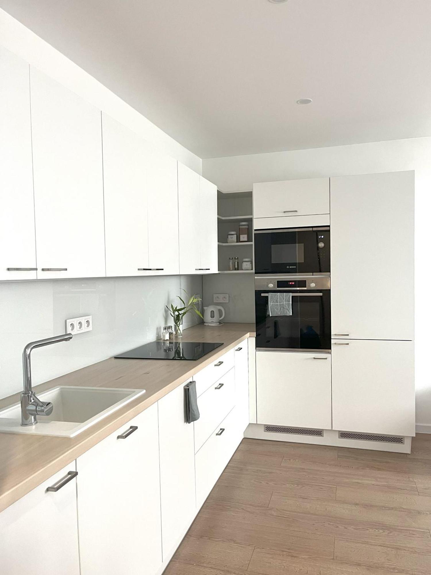 Elegant Escape Apartment III - Free Parking, Easy Access To City Center Bratislava Exterior foto