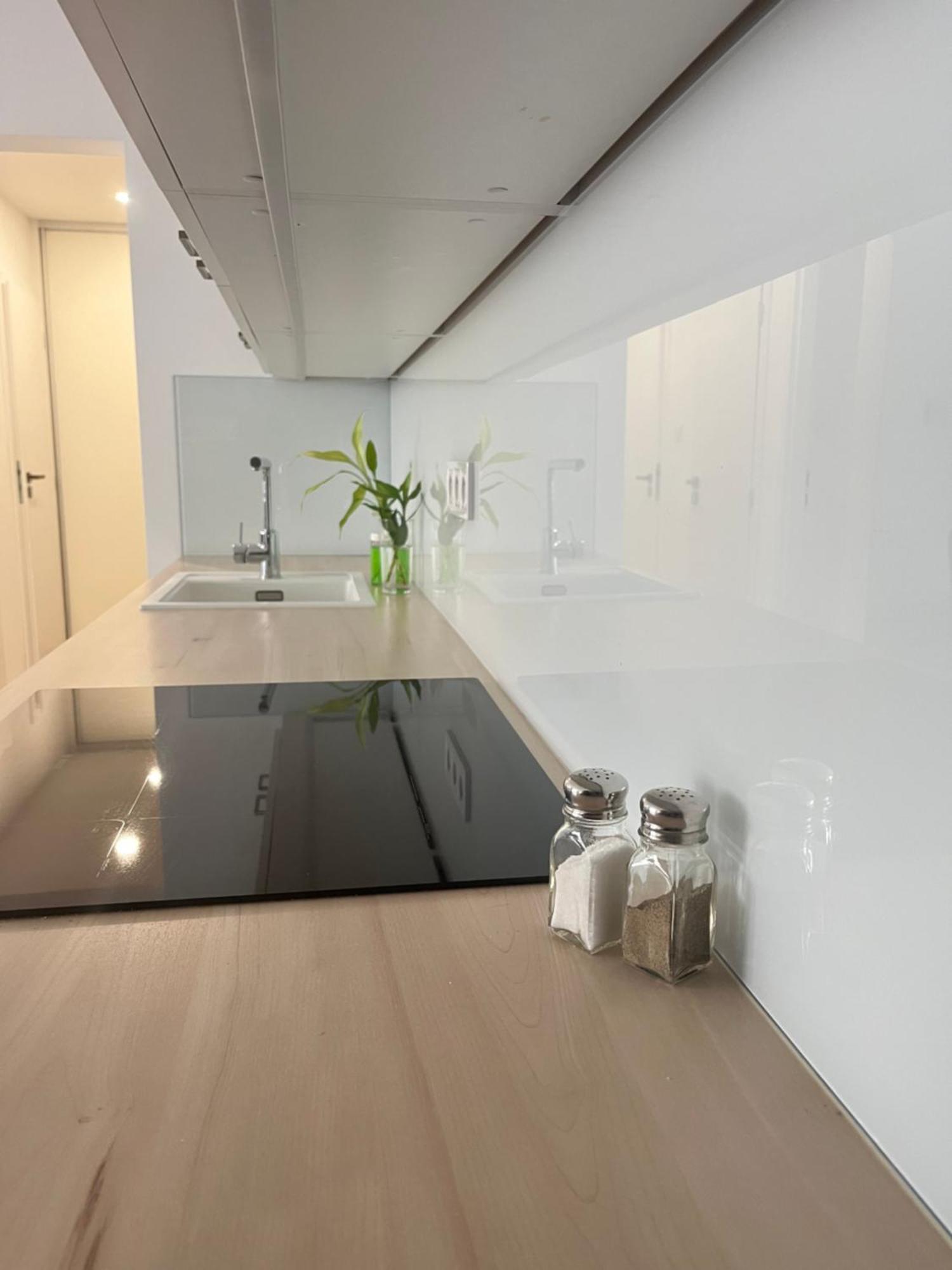 Elegant Escape Apartment III - Free Parking, Easy Access To City Center Bratislava Exterior foto
